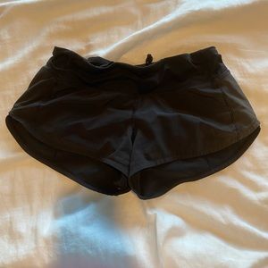 Lululemon speed up low rise shorts 2.5